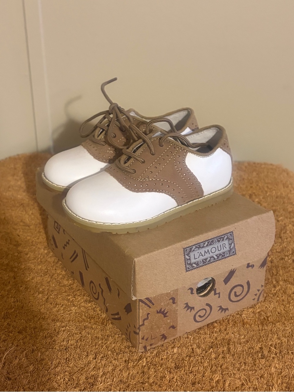 L'Amour White and Tan Kids Saddle Oxfords with Laces